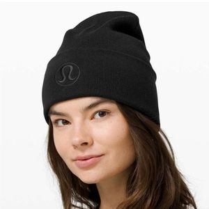 Today $20 LULULEMON Warm Revelation Beanie Blk